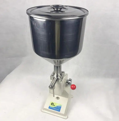 Riempitrice Manuale Per Bottiglie Liquide Modello A03 Con Ugelli Da 4 Mm E 8 Mm Velocità 5-30 Bottiglie Al Minuto