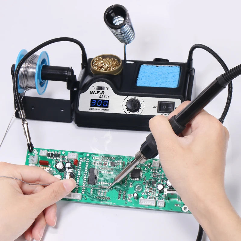 Stazione di saldatura elettrica WEP 927-II 2 Helping Hands con display digitale, kit saldatore da 60W con regolazione della temperatura.