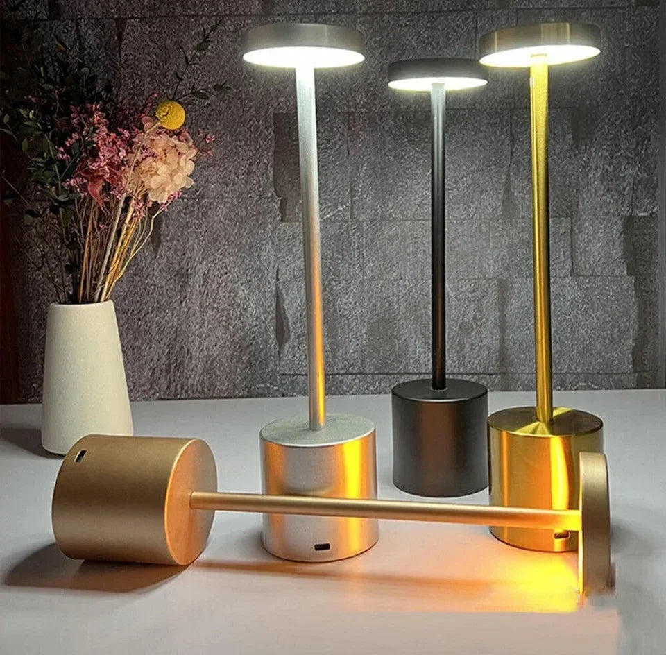 Lampada Da Tavolo Touch Led Ricaricabile Per Comodino E Scrivania Luce Notturna Ambientale Design Moderno