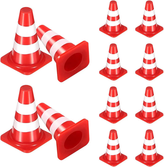Mini coni stradali, piccola simulazione rossa di sicurezza per barretta, decorazione per torta, cartello stradale per asilo, insegnamento per il negozio a casa