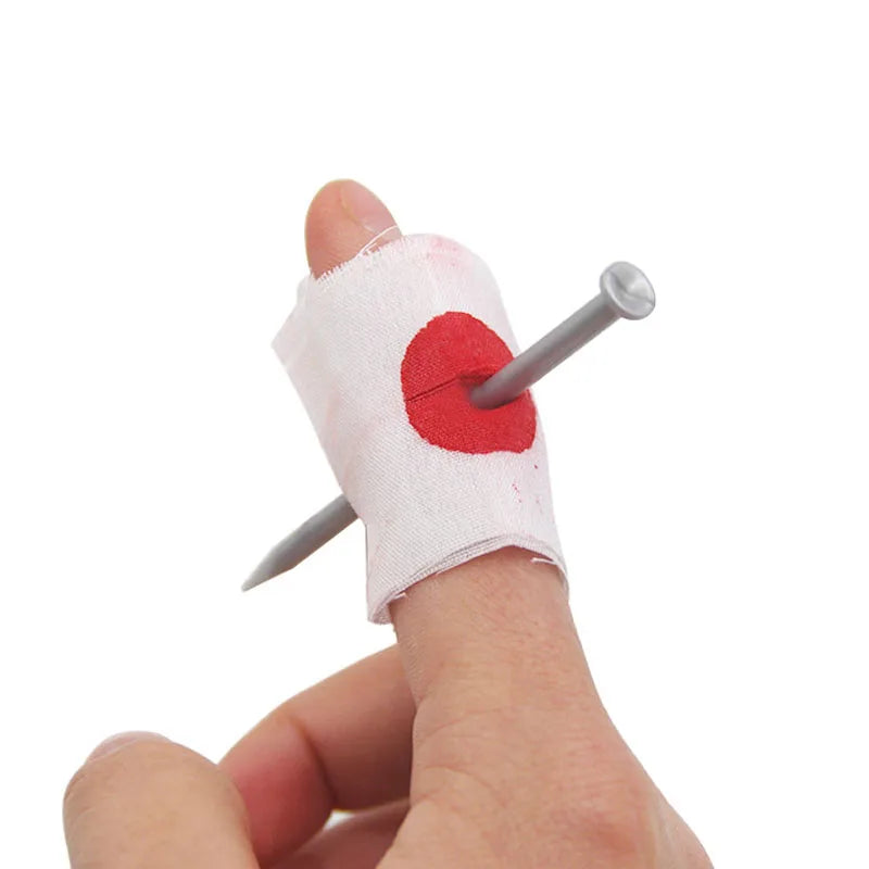 Set 5 Gadget Magici Trucco Dito Forato Chiodo Finto