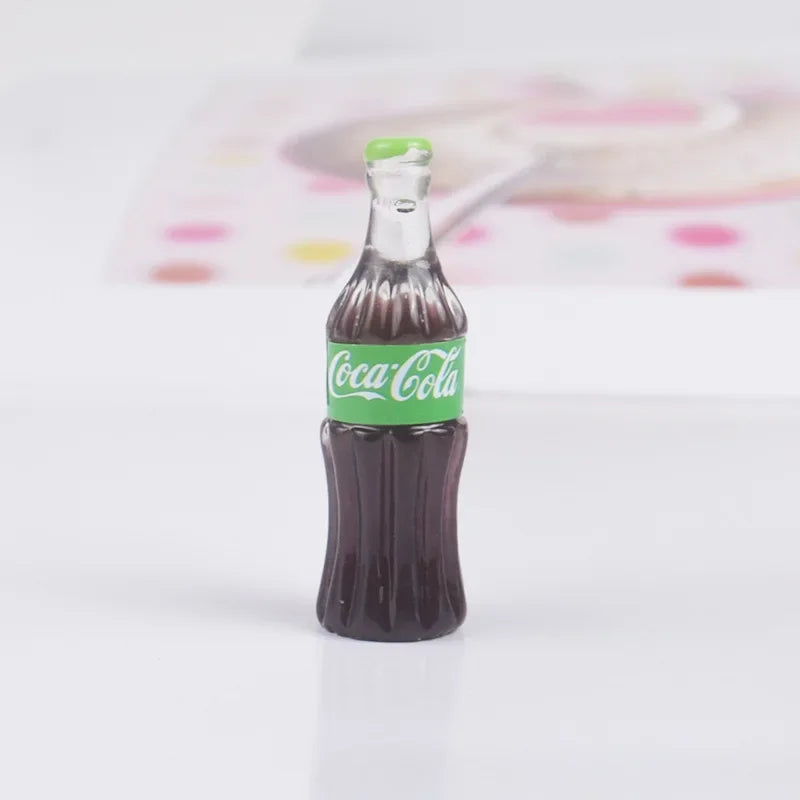 Set 4 Pezzi Cola Drink Mini Realistico 32mm Per Casa Delle Bambole Decorazione 1 12