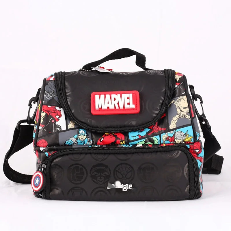 Zaino Scolastico Marvel Australiano, Grande Capacità, Leggero, con Borsa Pranzo e Charm da Collezione, Serie Regalo con Ornamenti