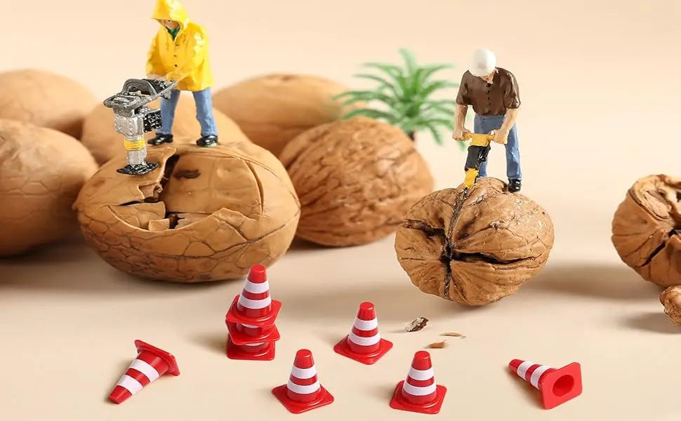 Mini coni stradali, piccola simulazione rossa di sicurezza per barretta, decorazione per torta, cartello stradale per asilo, insegnamento per il negozio a casa