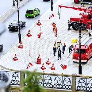 Mini coni stradali, piccola simulazione rossa di sicurezza per barretta, decorazione per torta, cartello stradale per asilo, insegnamento per il negozio a casa