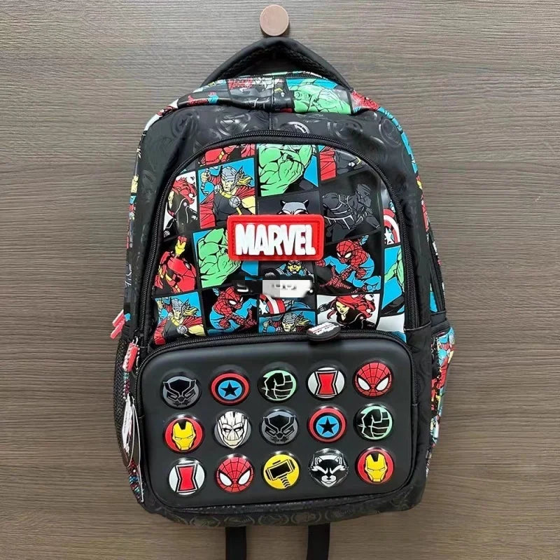 Zaino Scolastico Marvel Australiano, Grande Capacità, Leggero, con Borsa Pranzo e Charm da Collezione, Serie Regalo con Ornamenti
