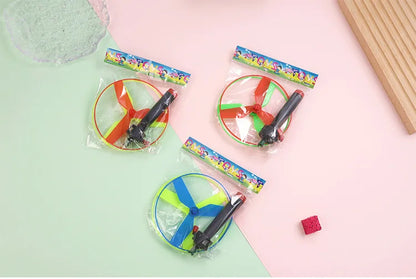 6 pezzi per bambini tirare la corda giocattolo volante elica elicottero giocattoli per bambini all'aperto gioco divertente sport volare Spin Top giocattoli per lo sviluppo dei bambini