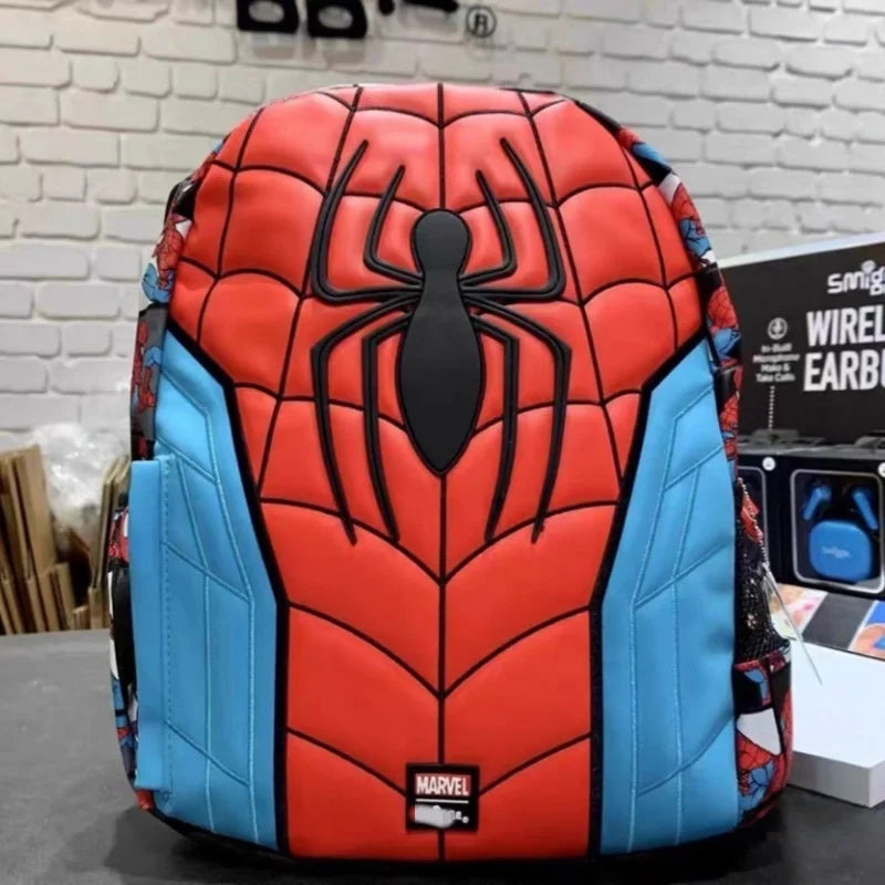 Zaino Scolastico Marvel Australiano, Grande Capacità, Leggero, con Borsa Pranzo e Charm da Collezione, Serie Regalo con Ornamenti