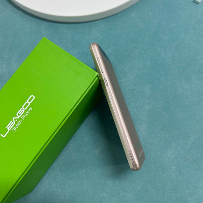 LEAGOO P1 Smartphone 4G 5.0 Pollici MTK 1GB RAM 8GB ROM 8MP Dual SIM WIFI 4000mAh Android 7.0 Touchscreen Capacitivo