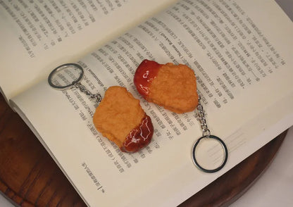 Portachiavi con patatine fritte di pollo fritto, pepite di pollo fritto, cibo simulato, modello giocattolo, portachiavi, borsa per telefono per auto, ciondolo, ornamento regalo
