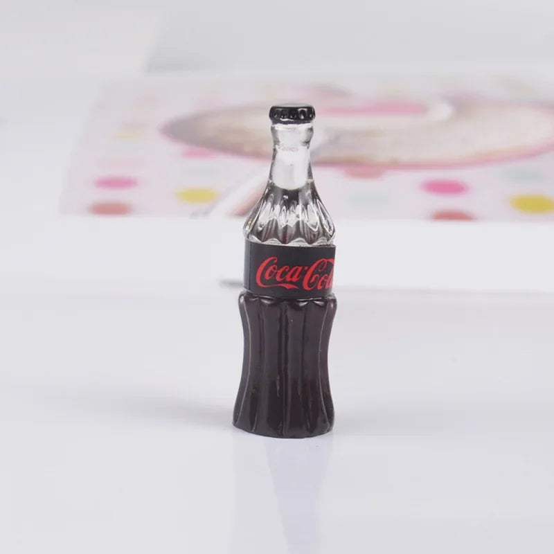 Set 4 Pezzi Cola Drink Mini Realistico 32mm Per Casa Delle Bambole Decorazione 1 12