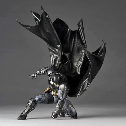 Nuovo KAIYODO Incredibile Yamaguchi Revoltech Batman Arkham Knight Ver. Gk Figure Action Figure Modello da collezione Giocattoli Regalo per bambini